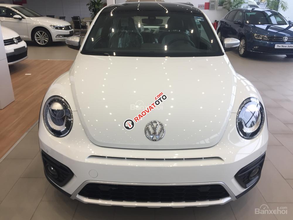 Bán xe Volkswagen Beetle Dune 2017, đối thủ Mini Cooper, màu trắng, giao ngay tháng 12. Lh: 097.8877.754-0