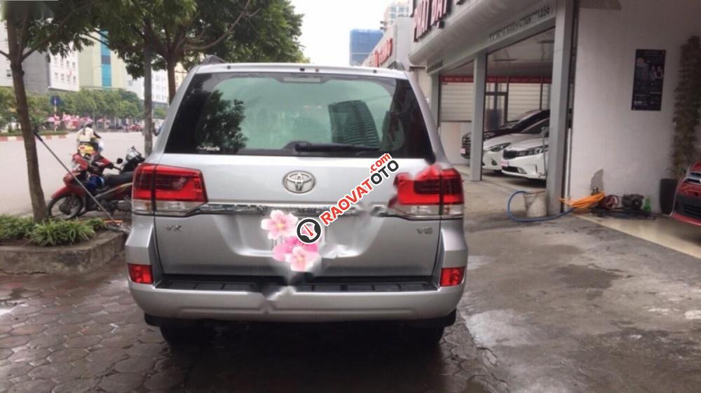 Bán Toyota Land Cruiser VX 4.6 V8 2016, màu bạc, xe nhập-1