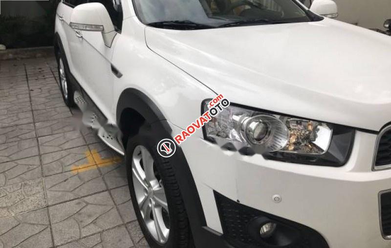 Cần bán lại xe Chevrolet Captiva đời 2016, màu trắng ít sử dụng-0