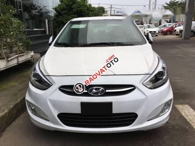 Bán xe Hyundai Accent 2017, màu trắng, nhập khẩu-2