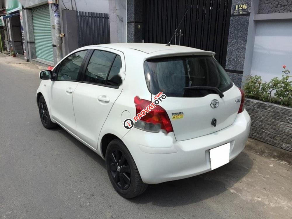 Cần bán gấp Toyota Yaris 1.3 AT đời 2010, màu trắng, nhập khẩu nguyên chiếc chính chủ-3