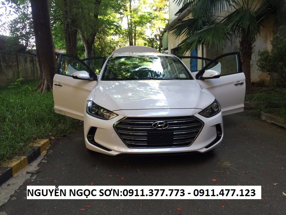 Bán ô tô Hyundai Elantra năm 2017, màu trắng, nhập khẩu  -17