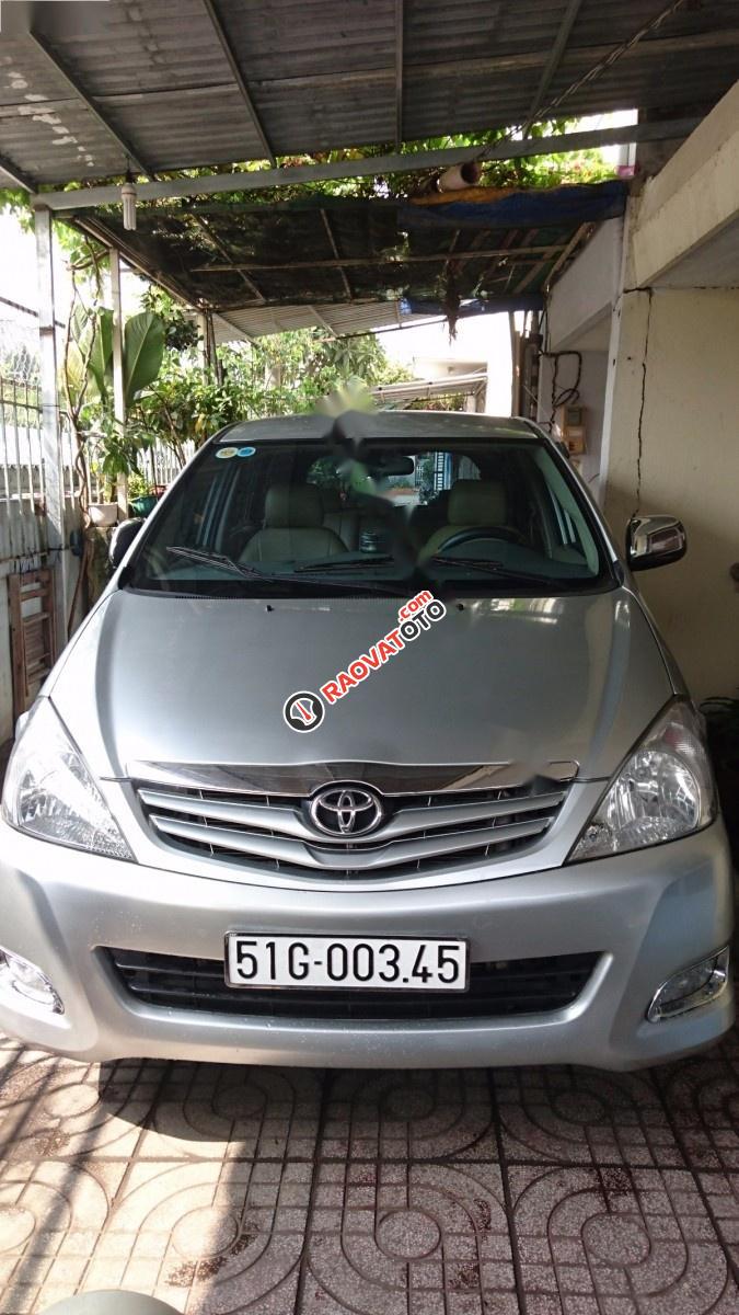 Bán Toyota Innova G đời 2011, màu bạc xe gia đình-8