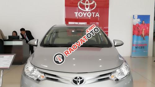 Bán xe Toyota Vios 1.5 MT đời 2017, màu bạc-0