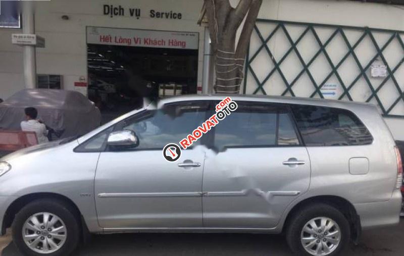 Bán xe Toyota Innova G sản xuất 2010, màu bạc xe gia đình, giá 465tr-1