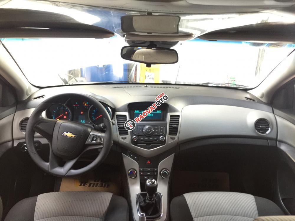 Cần bán Chevrolet Cruze LS 1.6L đời 2015, màu bạc, giá thương lượng-6