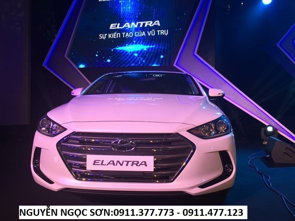 Bán ô tô Hyundai Elantra năm 2017, màu trắng, nhập khẩu  -14