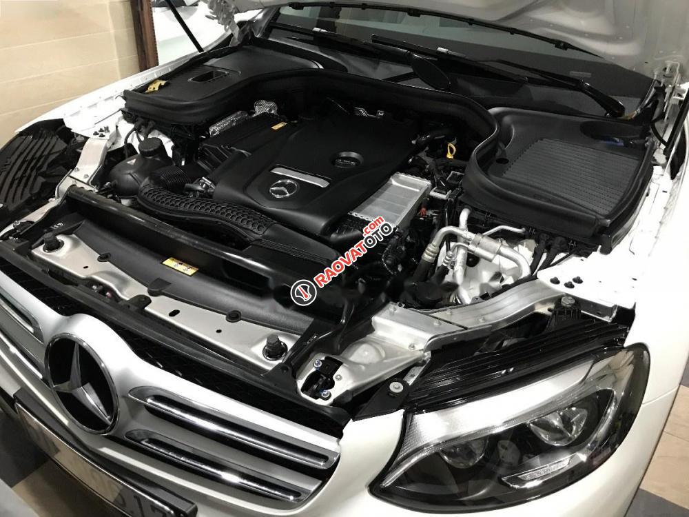 Bán Mercedes GLC 300 2.0AT 4matic sản xuất 2016, màu trắng-0