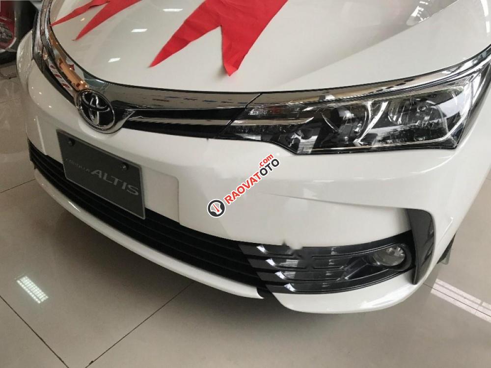 Bán Toyota Corolla Altis 1.8G AT năm 2017, màu trắng-1