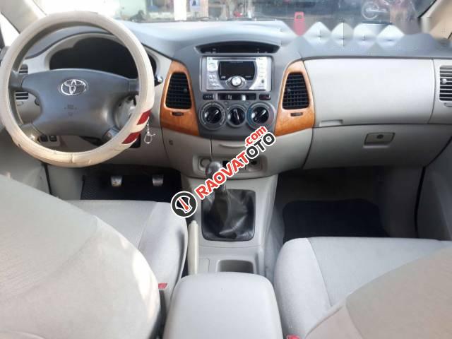 Bán Toyota Innova G đời 2010, màu bạc -4