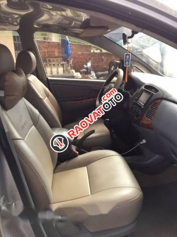 Bán Toyota Innova J năm 2008, màu bạc-2