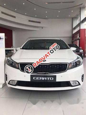 Bán Kia Cerato đời 2017, màu trắng, nhập khẩu-0