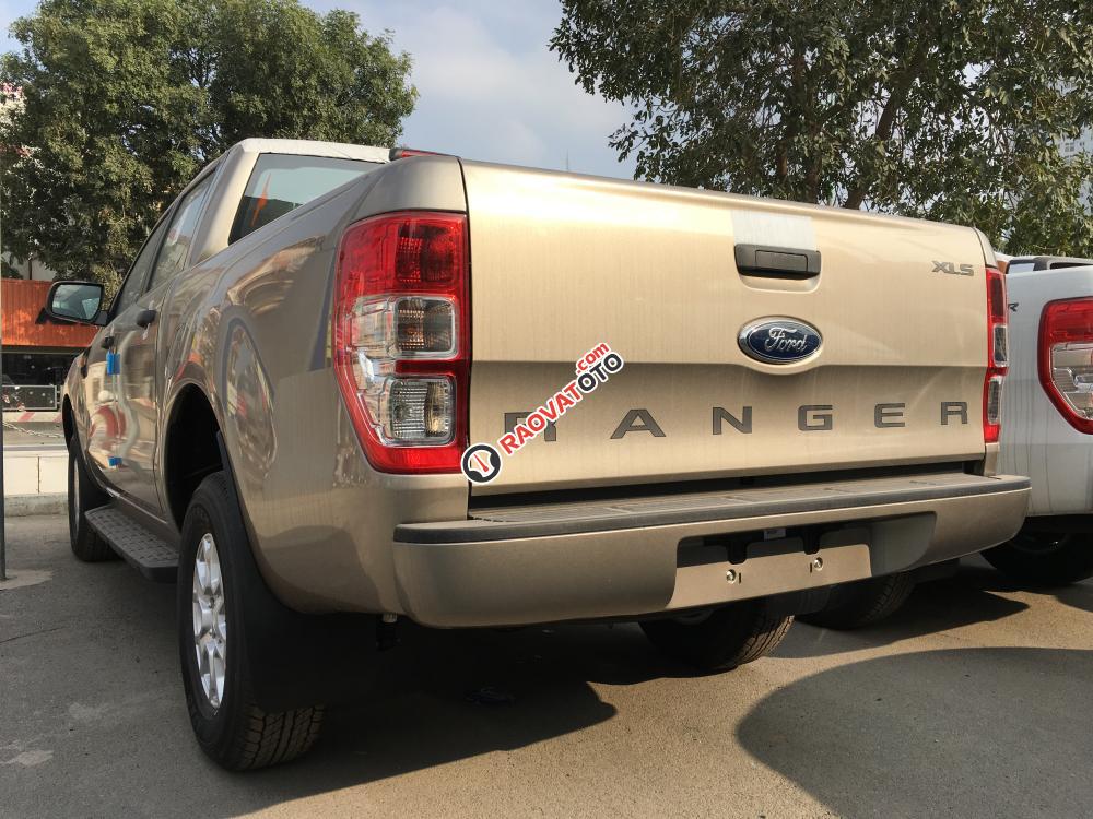 Ford Ranger XLS 4x2 MT giá rẻ, hỗ trợ trả góp 80% và hoàn thiện giao xe nhanh gọn-2