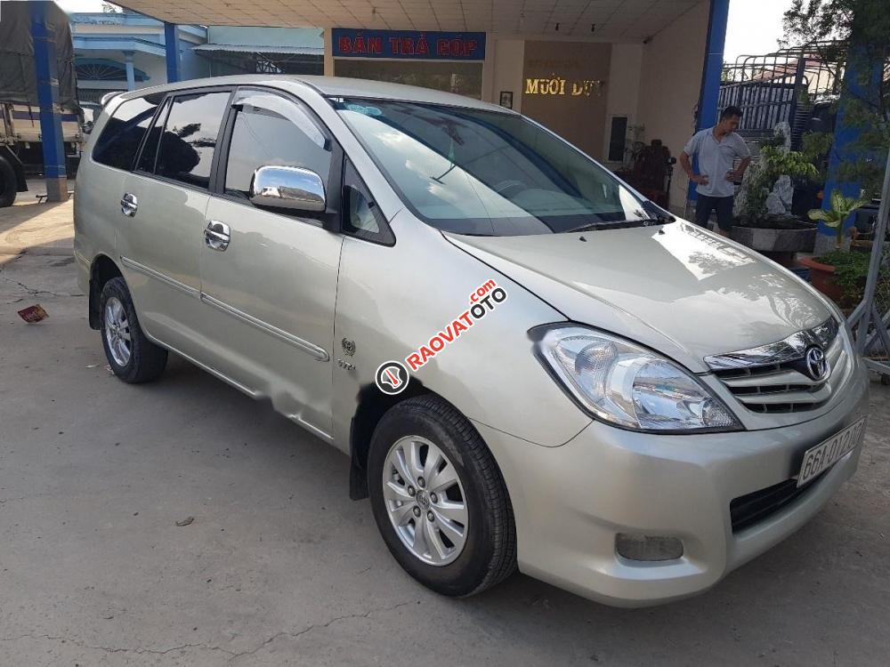 Cần bán lại xe Toyota Innova G đời 2007, màu bạc xe gia đình-1