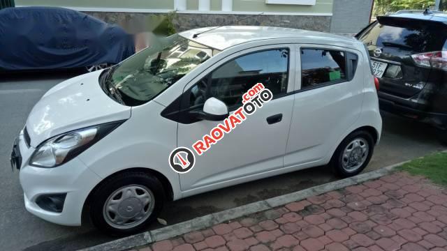 Bán xe Chevrolet Spark LT sản xuất 2016, màu trắng số sàn, 267tr-0