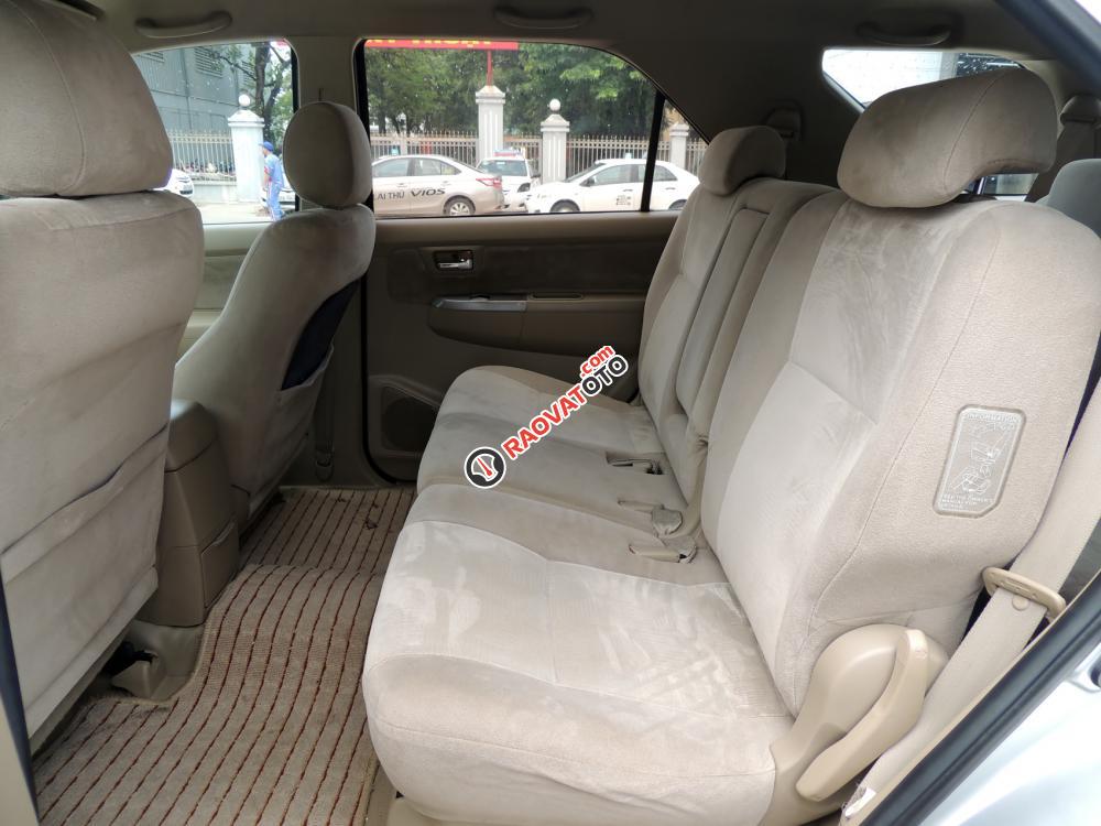 Bán ô tô Toyota Fortuner G đời 2011, màu bạc-5