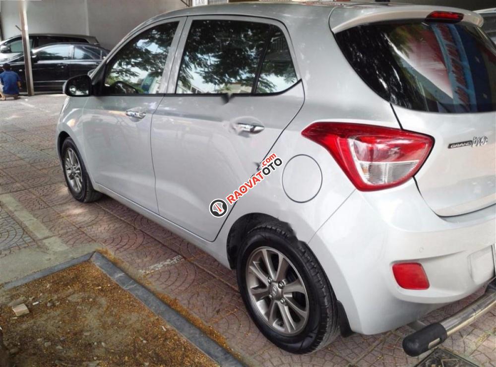 Bán xe Hyundai Grand i10 đời 2015, màu bạc, nhập khẩu giá cạnh tranh-3