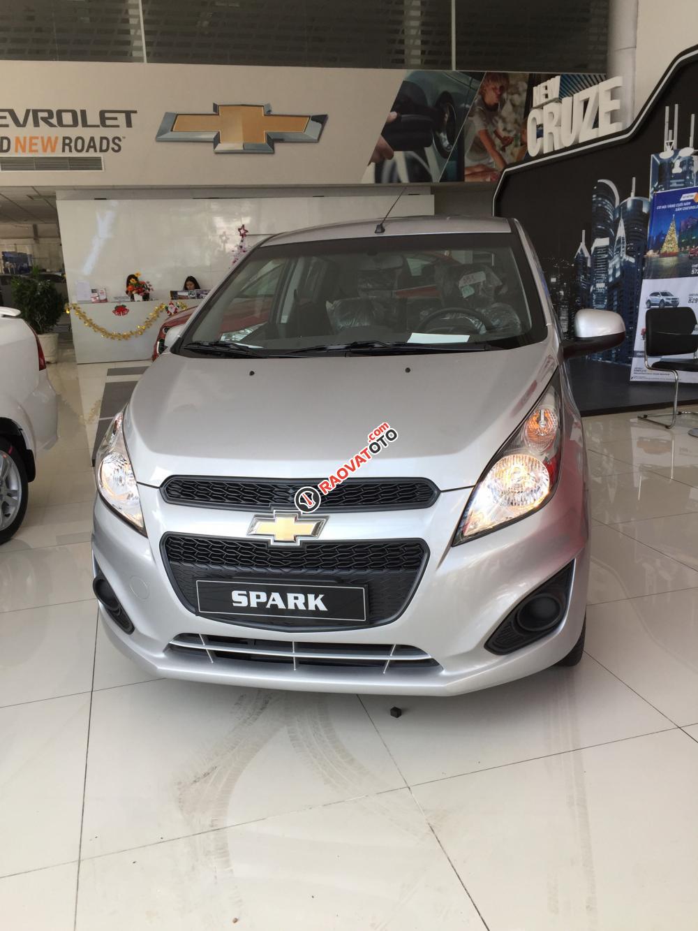 Chevrolet Spark LS 1.2L màu bạc, ưu đãi giá tốt, giao xe tận nơi - LH: 0945.307.489 Huyền Huyền-0