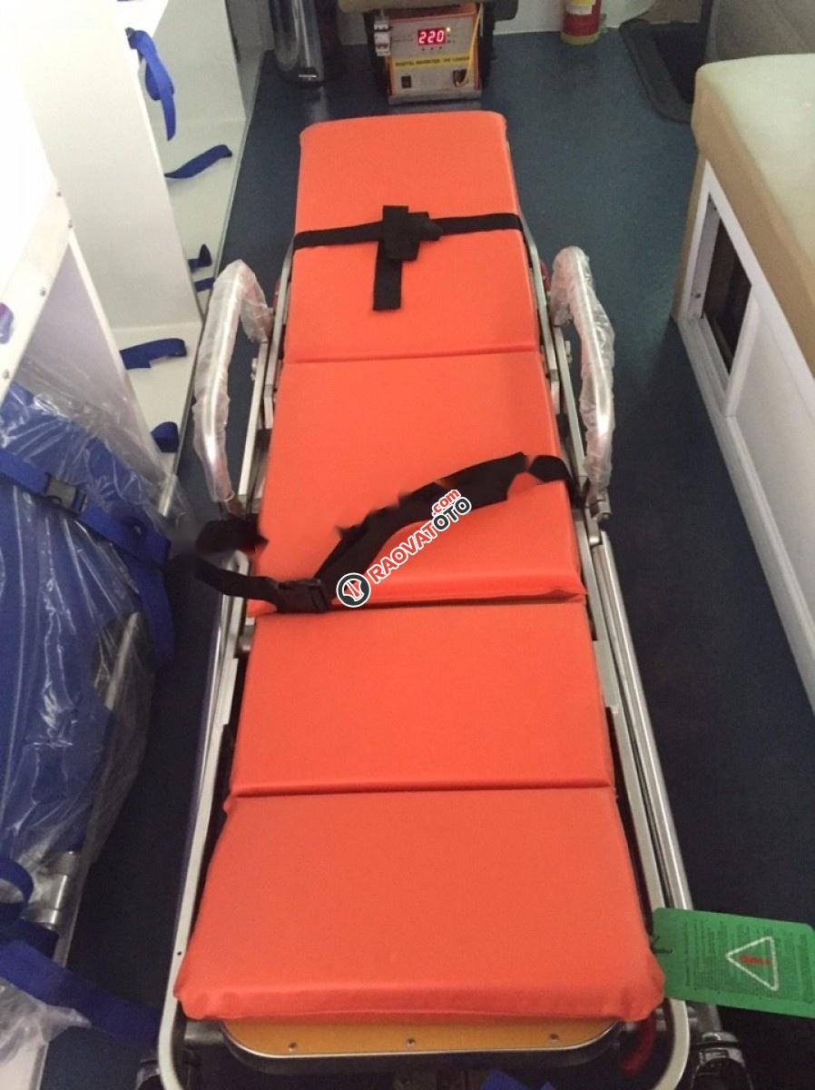 Cần bán xe Ford Transit 2017, màu trắng-2