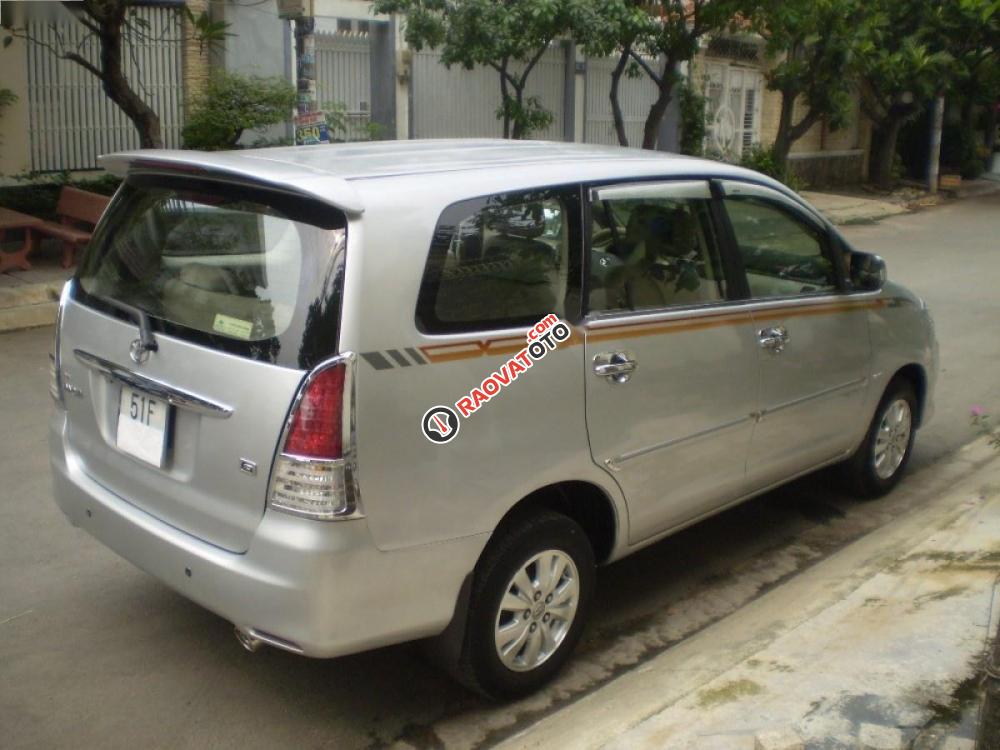 Bán Toyota Innova 2.0G đời 2009, màu bạc như mới-3