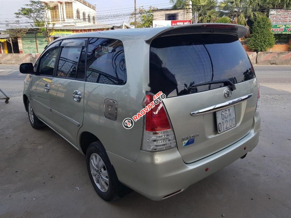 Cần bán lại xe Toyota Innova G đời 2007, màu bạc xe gia đình-2