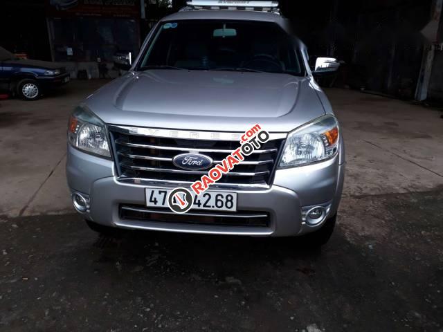 Chính chủ bán Ford Everest đời 2012, màu hồng phấn-2