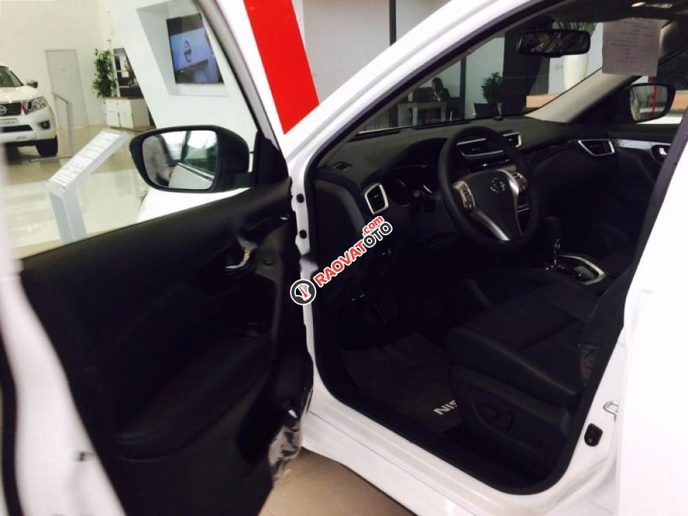 Bán Nissan X trail 2.0 SL 2WD Premium sản xuất 2017, màu trắng-2