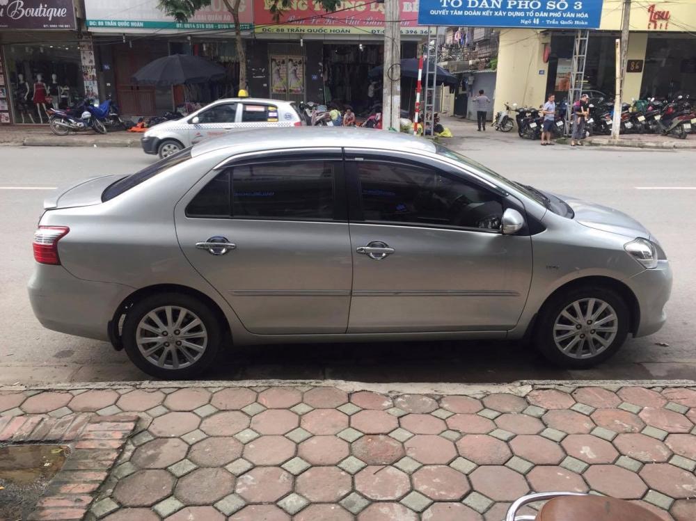 Cần bán lại xe Toyota Vios sản xuất 2011, màu bạc, chính chủ giá cạnh tranh-1