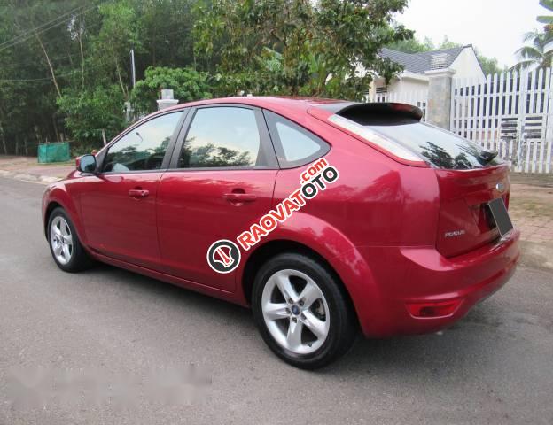 Bán ô tô Ford Focus đời 2010, màu đỏ số tự động, giá 335tr-3