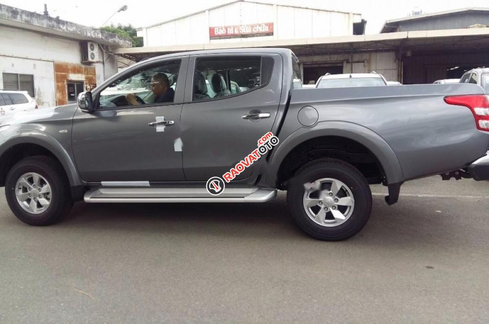 Bán Mitsubishi Triton 4x2 MT đời 2017, màu xám, nhập khẩu Thái-0