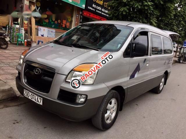 Bán Hyundai Grand Starex đời 2004, màu bạc, 279tr-4