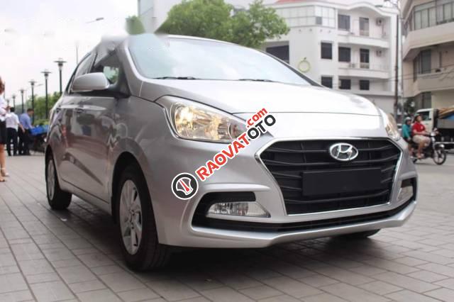 Bán ô tô Hyundai Grand i10 AT đời 2017, màu bạc-2