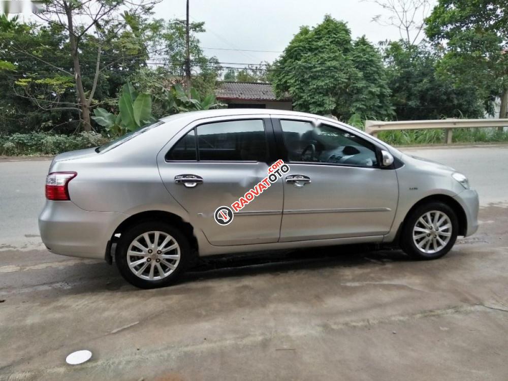 Cần bán Toyota Vios e đời 2010, màu bạc xe gia đình, giá 348tr-4