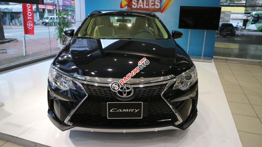 Cần bán xe Toyota Camry 2.0E đời 2017, màu đen, giá tốt-2