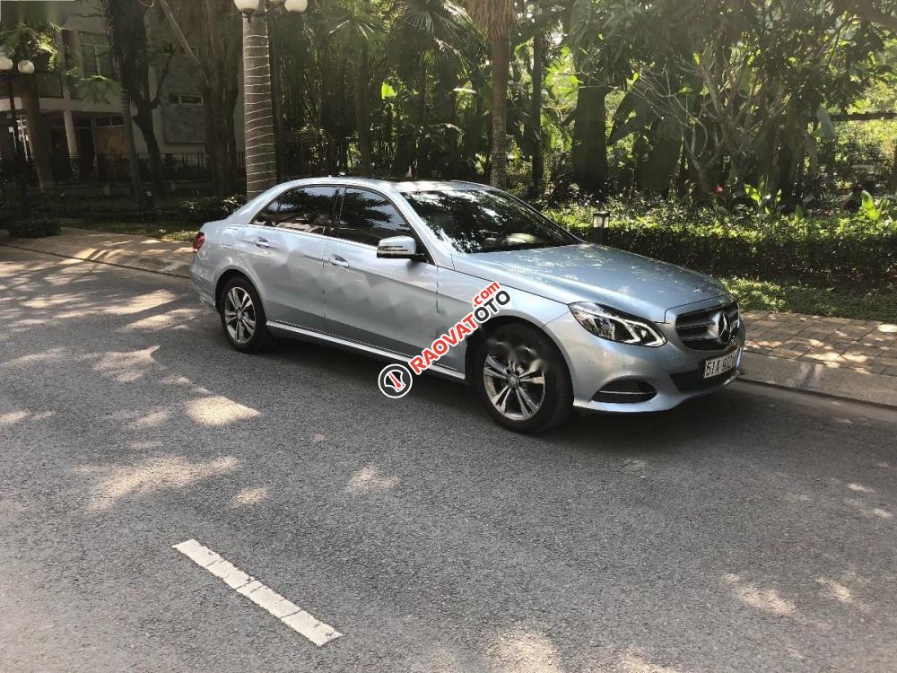 Bán ô tô Mercedes E250 đời 2014, màu bạc chính chủ-1