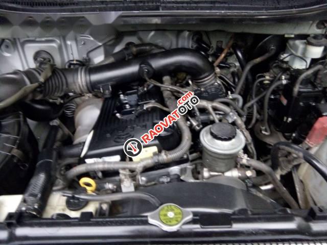 Bán ô tô Toyota Innova G 2010, màu bạc-3
