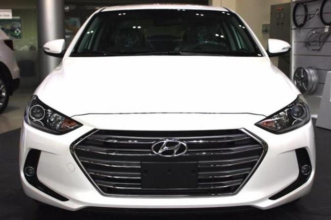 Bán xe Hyundai Elantra 2.0 GLS 2017, màu trắng-1