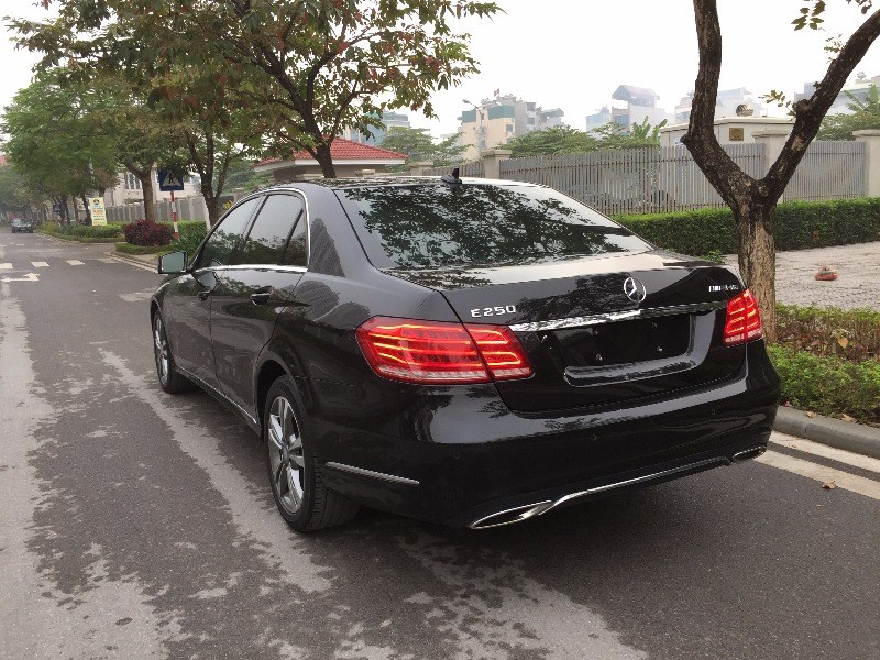 Bán Mercedes E250 đời 2013, màu đen, nhập khẩu nguyên chiếc-7