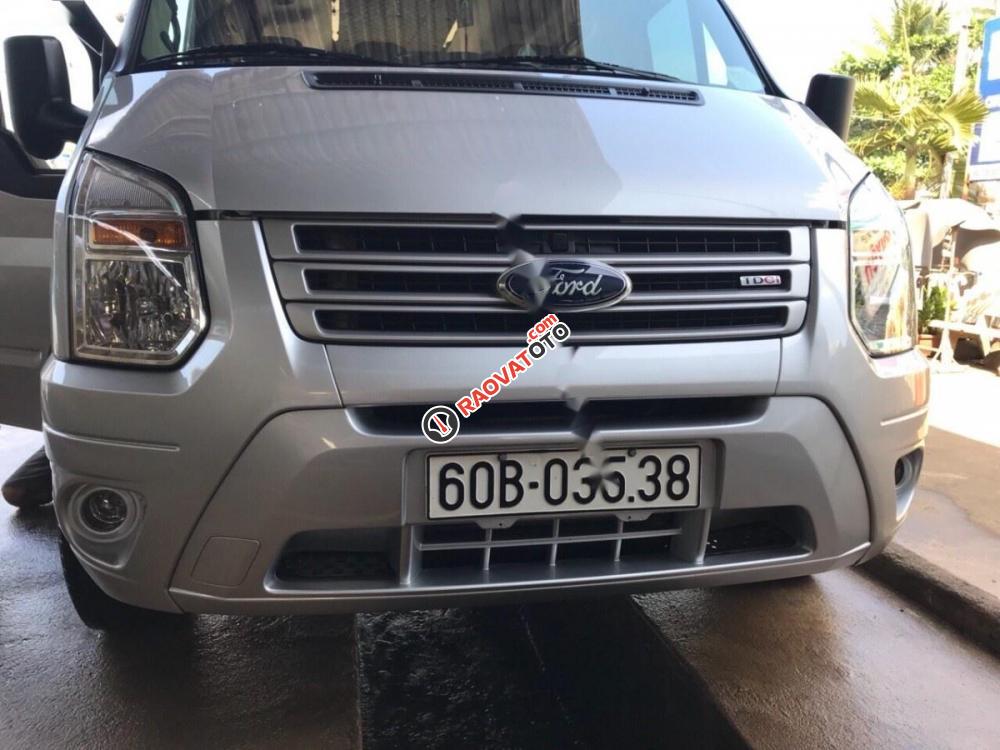 Cần bán xe Ford Transit Limousine 2016, màu bạc-0