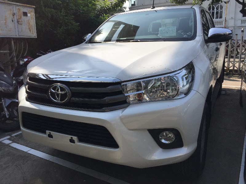 Bán xe Toyota Hilux đời 2017, màu trắng, nhập khẩu, giá chỉ 673 triệu-2