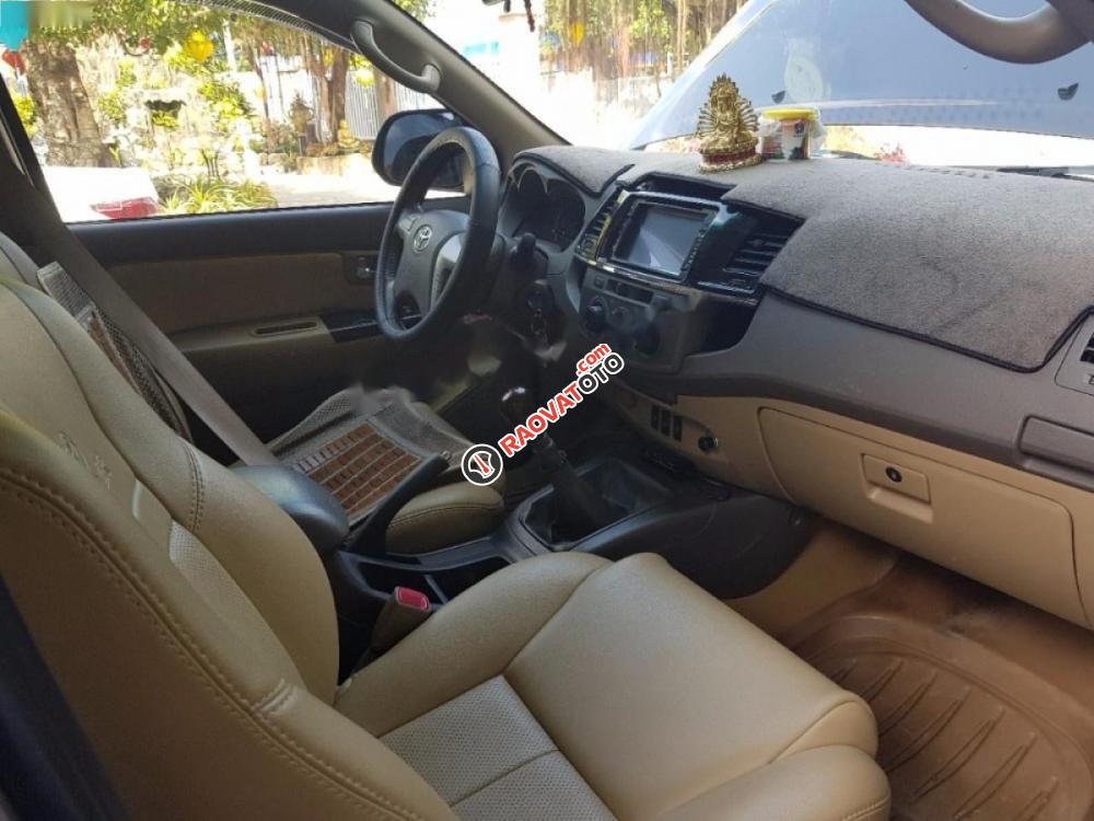 Cần bán gấp Toyota Fortuner 2.5G đời 2013, màu xám, xe gia đình giá cạnh tranh-1