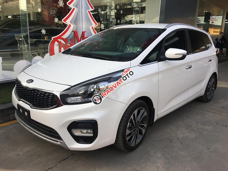 Cần bán xe Kia Rondo đời 2017, màu trắng-1