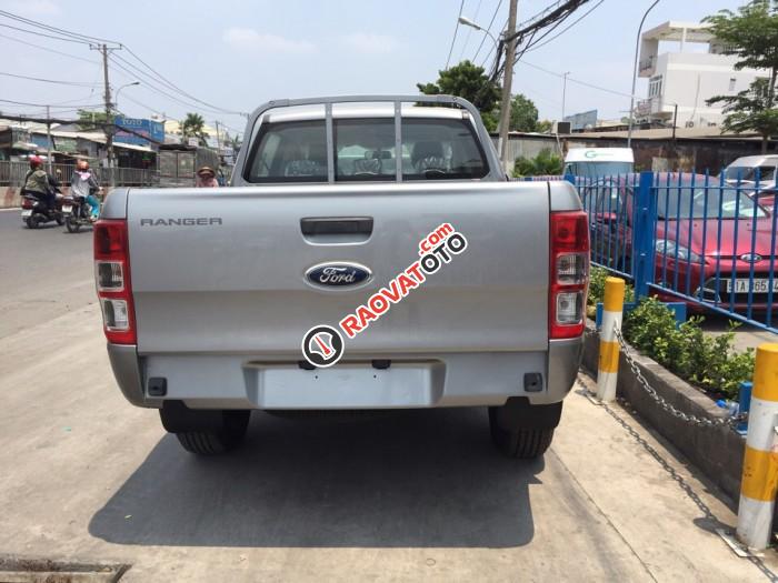 Bán xe Ford Cao Bằng giá rẻ với Ranger XL 2 cầu số sàn màu bạc, hỗ trợ trả góp 80%, lãi suất 0.6%/ tháng-2