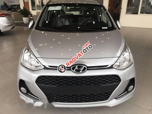 Bán ô tô Hyundai Grand i10 đời 2017, màu bạc-0