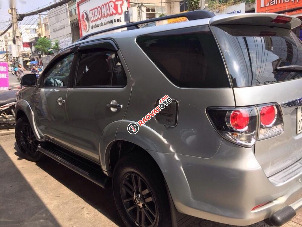 Bán ô tô Toyota Fortuner đời 2015, màu bạc số tự động, 835tr-4