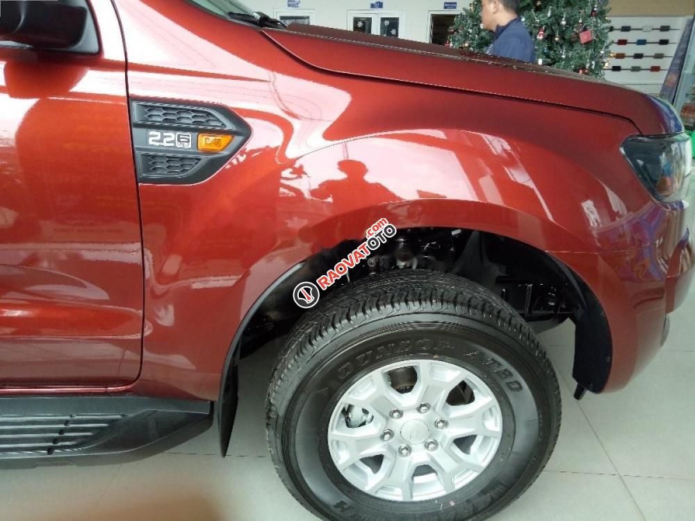 Cần bán xe Ford Ranger XLS 2.2L 4x2 MT 2017, màu đỏ, nhập khẩu nguyên chiếc, giá tốt-5