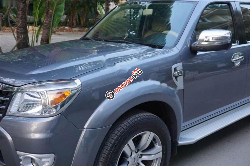 Cần bán xe Ford Everest sản xuất 2011, màu xám số tự động-5