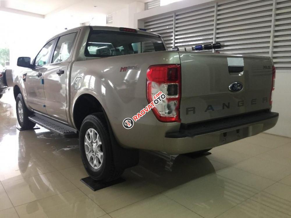 Bán ô tô Ford Ranger XLS 2.2L 4x2 AT đời 2017, nhập khẩu nguyên chiếc-3