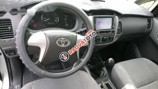 Bán xe Toyota Innova năm 2012, màu bạc-3