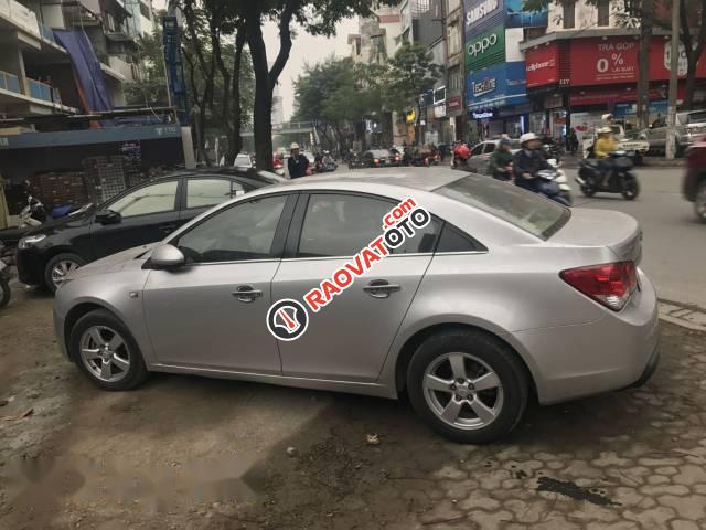 Bán Chevrolet Cruze 2010, màu bạc chính chủ, 300 triệu-5